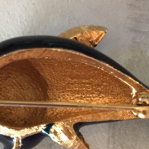 Adorable Dolphin Brooch / Pin; Blue Enamel & Pave Crystals; Gold Tone; Vintage - Picture 11 of 11